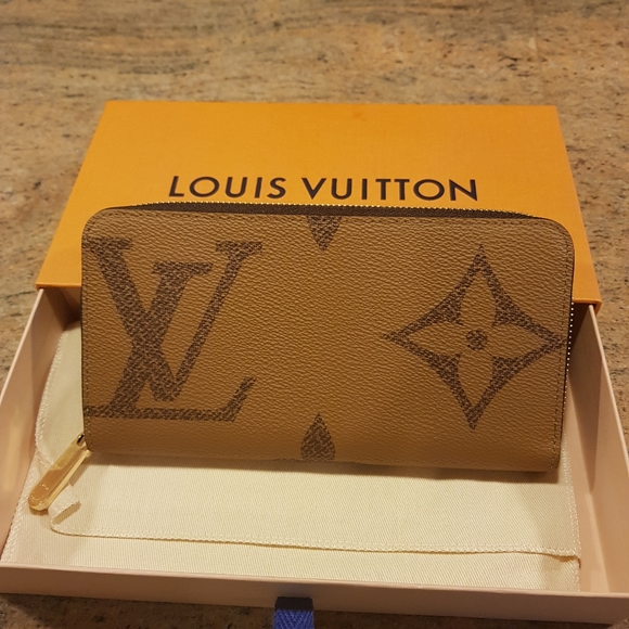 NIB Louis Vuitton Giant Zippy - Picture 4 of 6